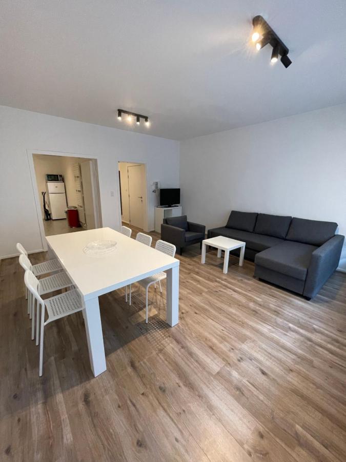 Lovely 2 Bedroom Appartment Near Knokke-Strand Beach Bar Bagian luar foto